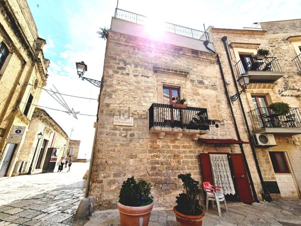 pentavano in vendita a Bari in zona Città Vecchia