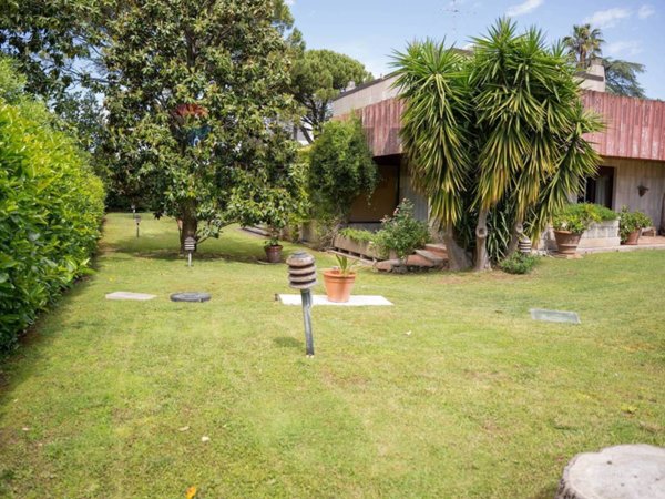 casa indipendente in vendita a Bari in zona Parco Adria