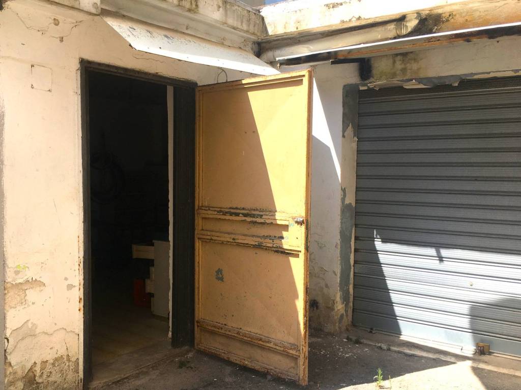 locale commerciale in vendita a Bari in zona Libertà