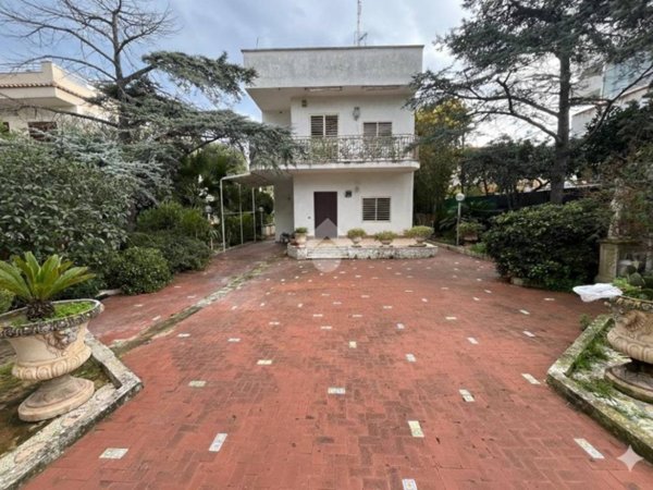 casa indipendente in vendita a Bari in zona Torre a Mare