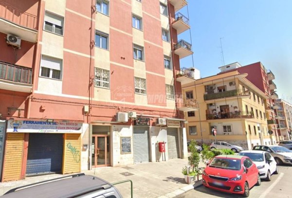 negozio in vendita a Bari in zona Poggiofranco