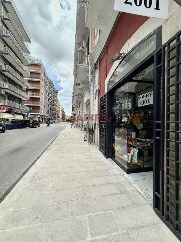 locale commerciale in vendita a Bari in zona Murat