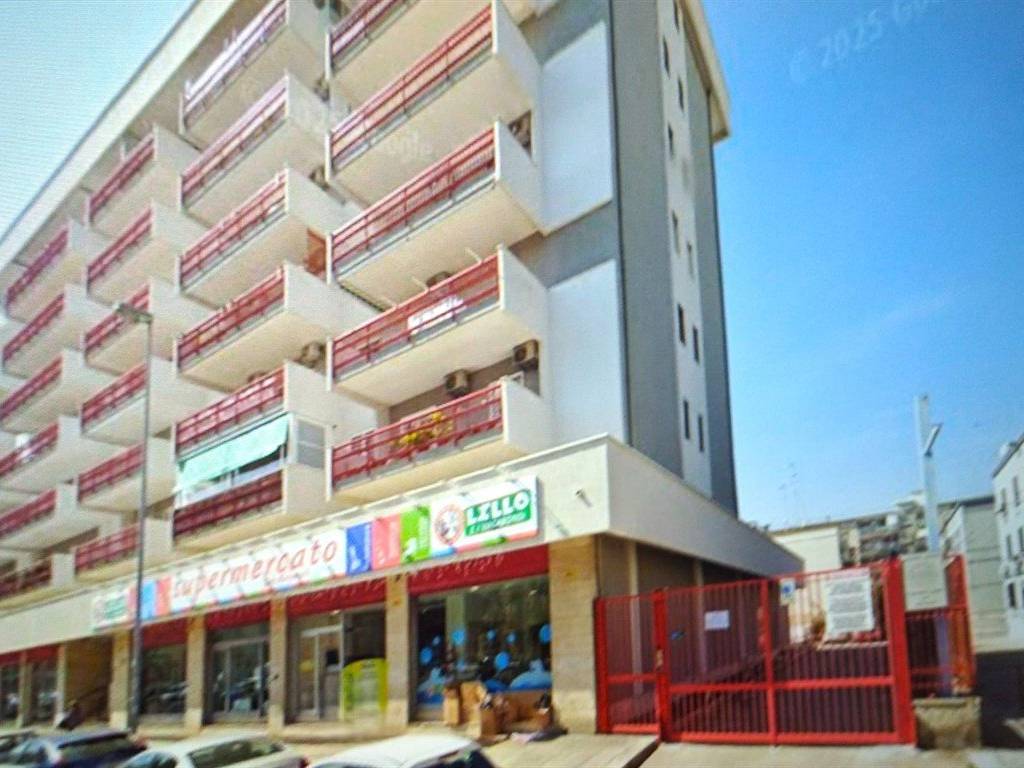 locale commerciale in vendita a Bari in zona Japigia