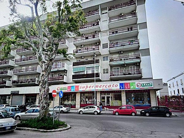 locale commerciale in vendita a Bari in zona Japigia