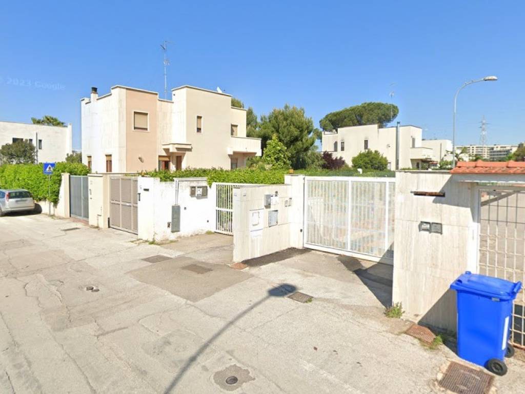 casa indipendente in vendita a Bari in zona Poggiofranco