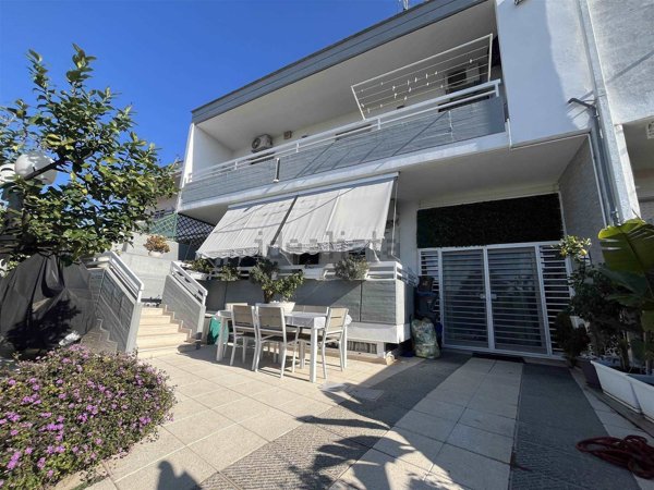 casa indipendente in vendita a Bari in zona Loseto