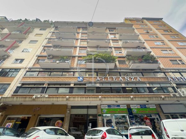 ufficio in vendita a Bari in zona Murat