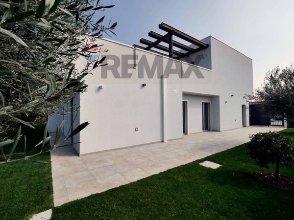 casa indipendente in vendita a Bari in zona Parco Adria