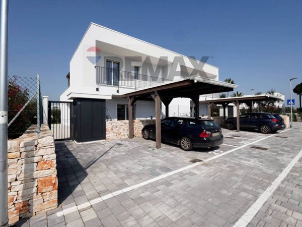 casa indipendente in vendita a Bari in zona Parco Adria
