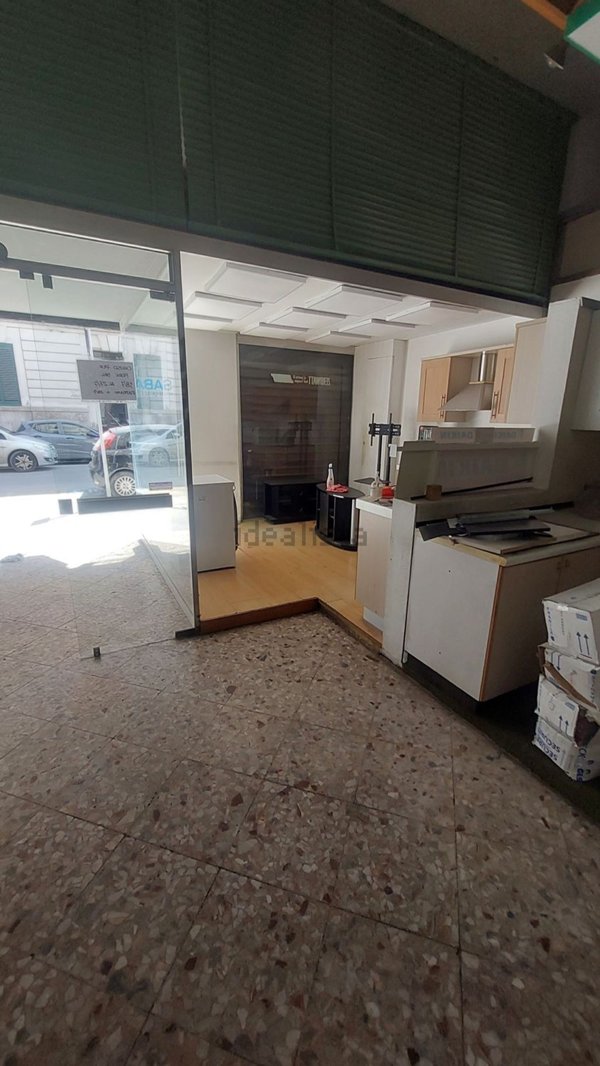 locale commerciale in vendita a Bari in zona Libertà