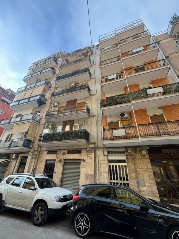 locale commerciale in vendita a Bari