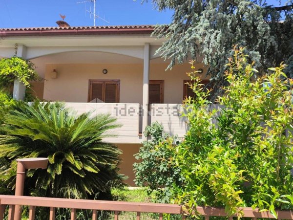 casa indipendente in vendita a Bari in zona Carbonara