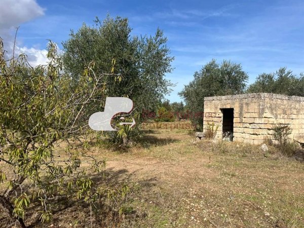 terreno in vendita a Bari in zona Poggiofranco