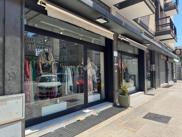 negozio in vendita a Bari in zona Poggiofranco