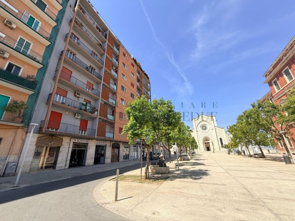 locale commerciale in vendita a Bari in zona Libertà
