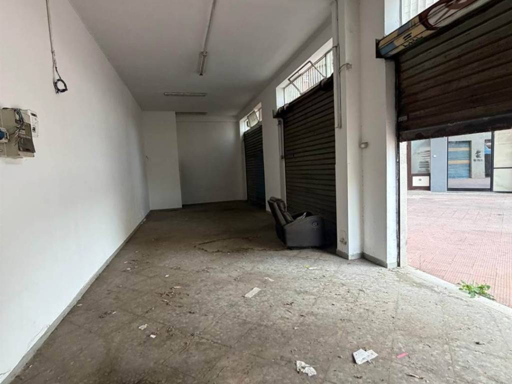 negozio in vendita a Bari in zona Carrassi