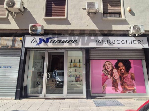 negozio in vendita a Bari in zona Murat