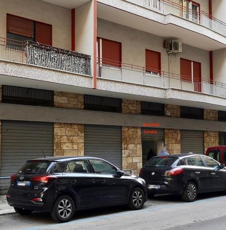 negozio in vendita a Bari in zona Fesca