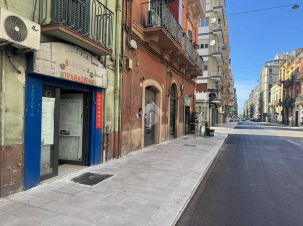 negozio in vendita a Bari in zona Murat