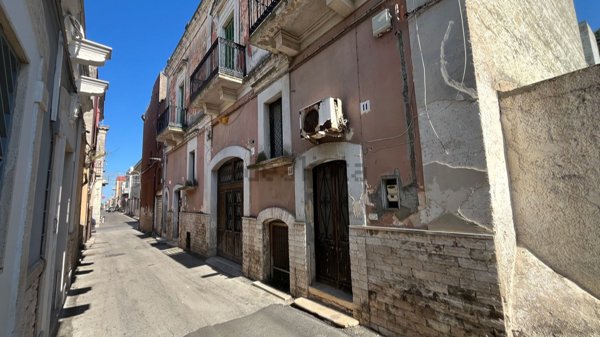 intera palazzina in vendita a Bari in zona Ceglie del Campo