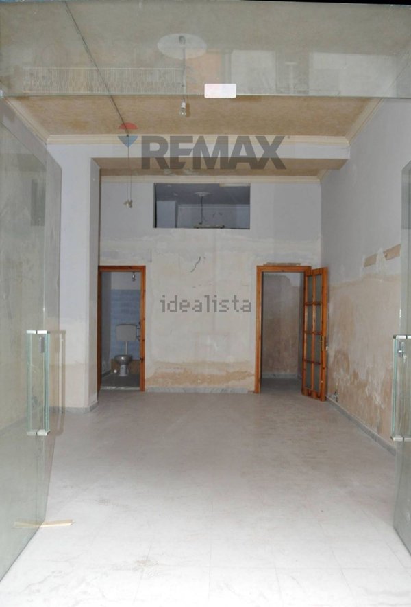 locale commerciale in vendita a Bari in zona Libertà