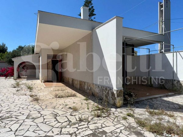 casa indipendente in vendita a Bari in zona Palese/Macchie