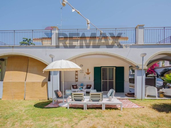 casa indipendente in vendita a Bari in zona Libertà