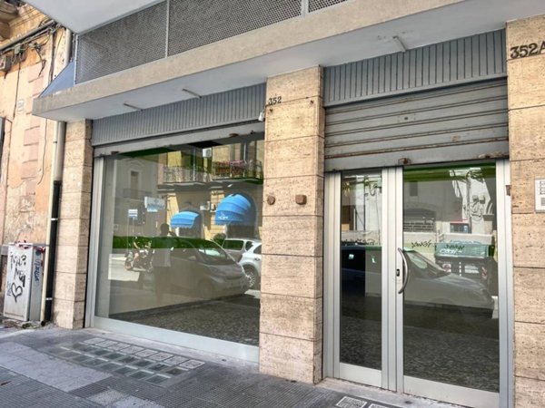 negozio in vendita a Bari in zona Libertà