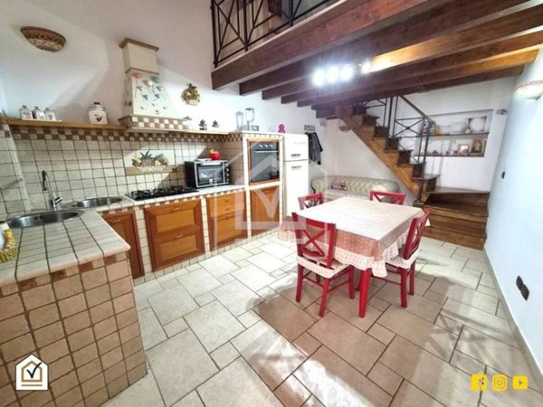 casa indipendente in vendita a Bari in zona Città Vecchia