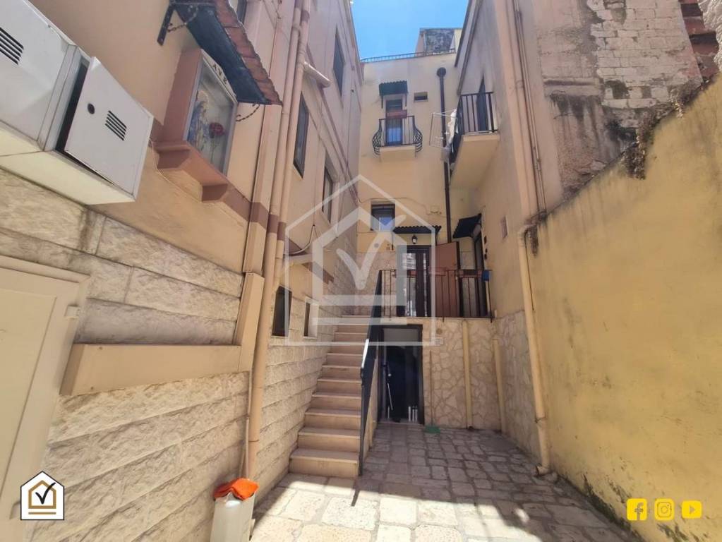 casa indipendente in vendita a Bari in zona Città Vecchia