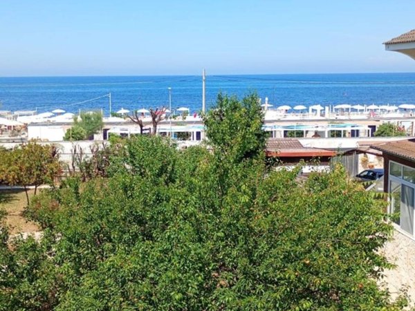 casa indipendente in vendita a Bari in zona Fesca