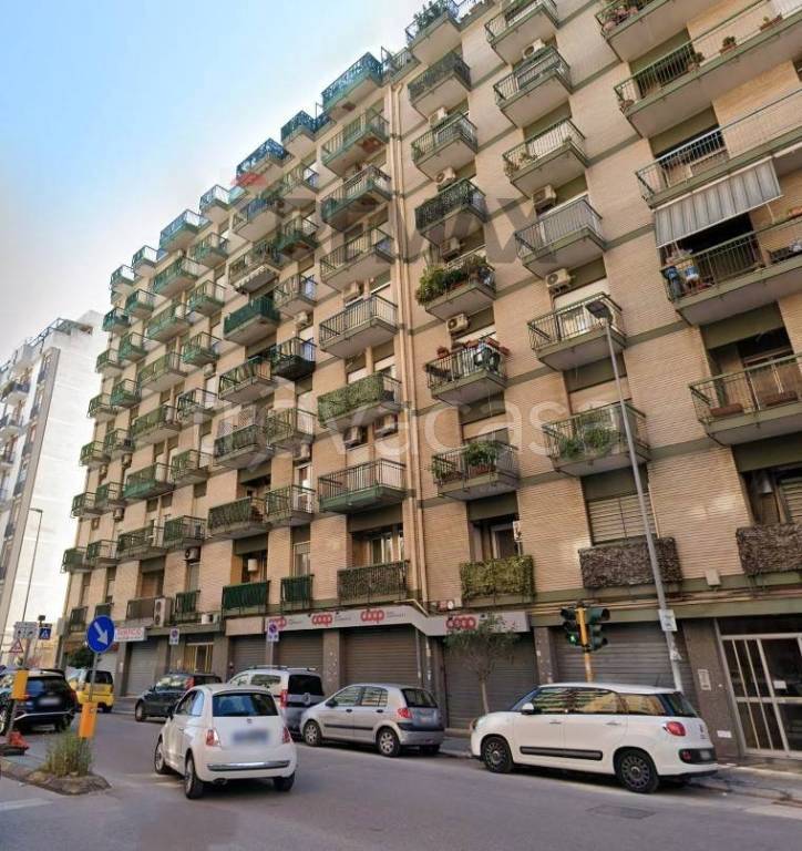 negozio in vendita a Bari in zona Libertà