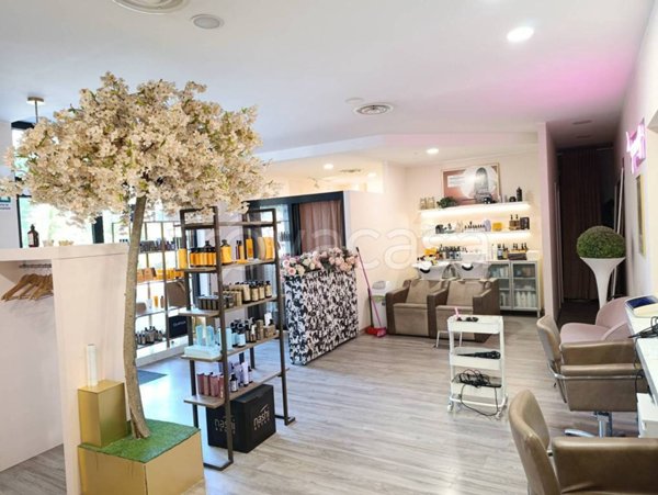negozio in vendita a Bari in zona Poggiofranco