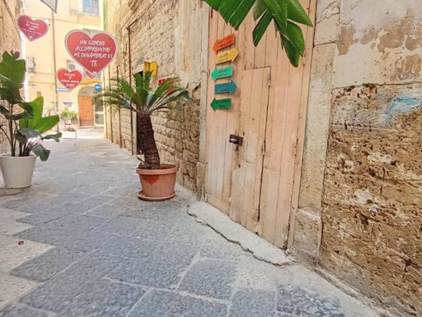 locale commerciale in vendita a Bari in zona Murat
