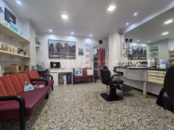 negozio in vendita a Bari in zona Carrassi