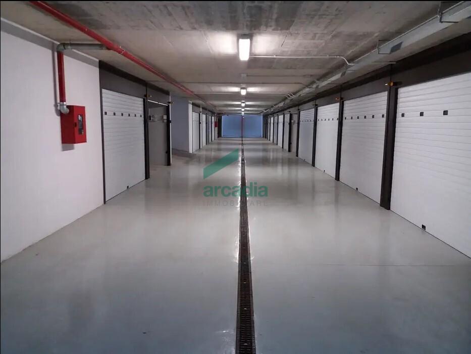 locale di sgombero in vendita a Bari in zona Japigia