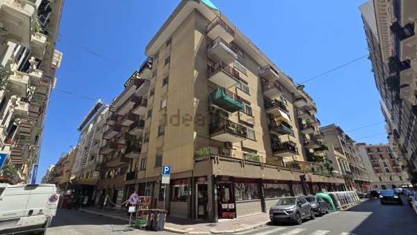ufficio in vendita a Bari in zona Murat