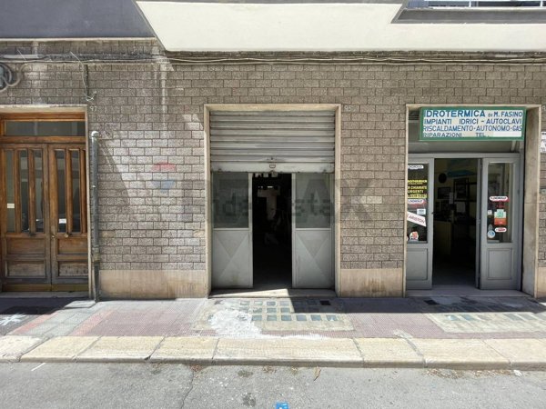locale di sgombero in vendita a Bari in zona Madonnella