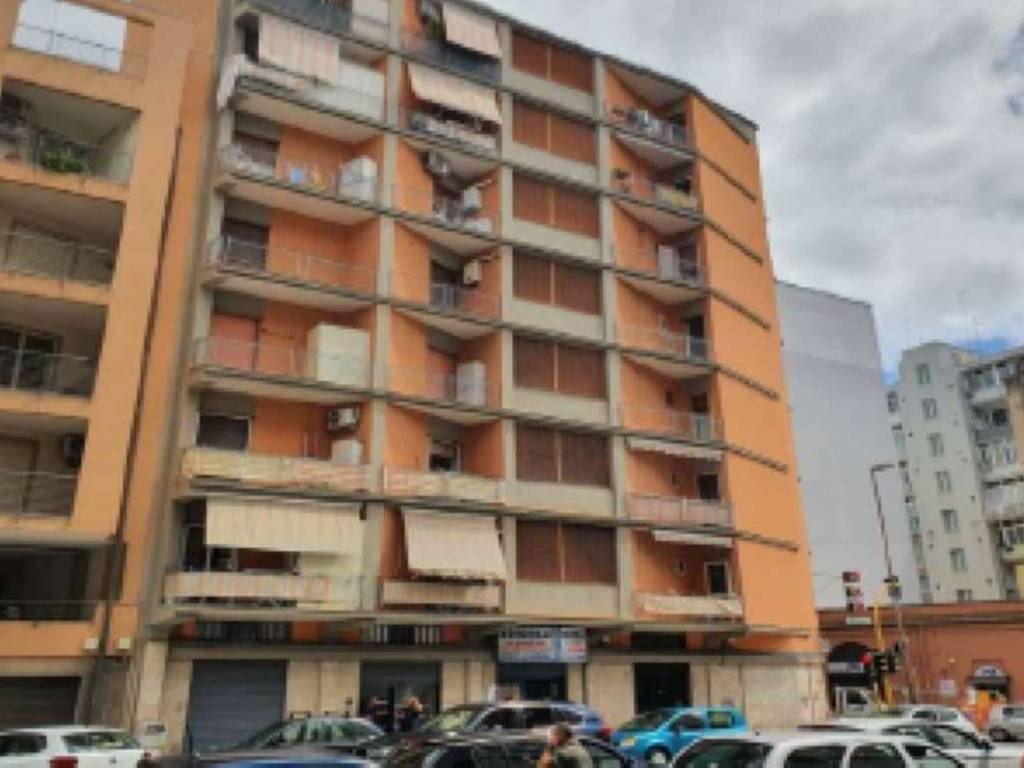 negozio in vendita a Bari in zona Libertà
