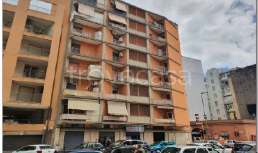 negozio in vendita a Bari in zona Libertà