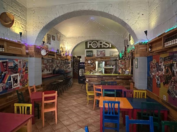 negozio in vendita a Bari in zona Carrassi