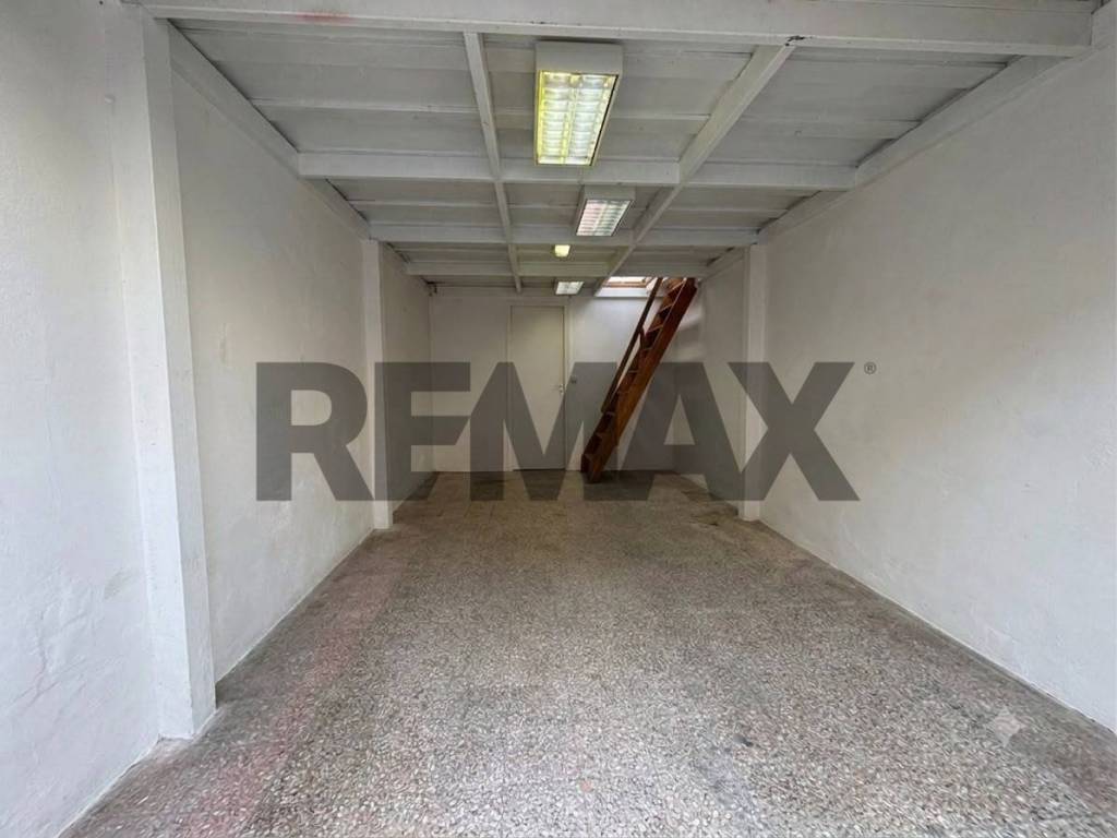 negozio in vendita a Bari in zona Poggiofranco