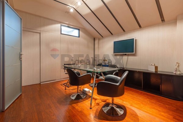 locale di sgombero in vendita a Bari