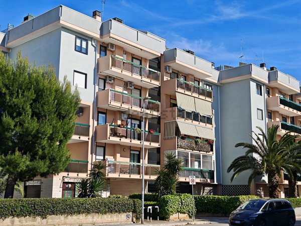 appartamento in vendita a Bari in zona Palese/Macchie