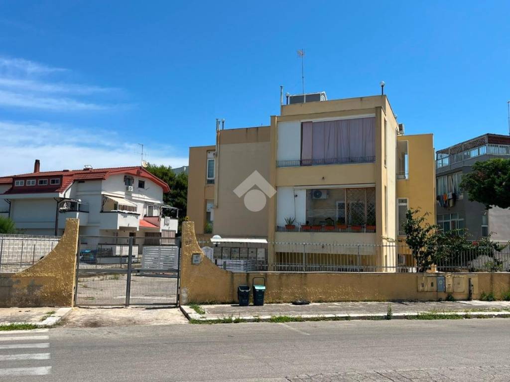 appartamento in vendita a Bari in zona Torre a Mare