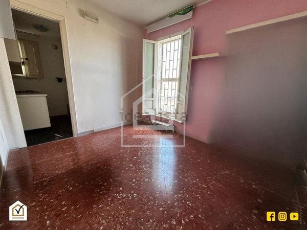 locale di sgombero in vendita a Bari in zona Poggiofranco