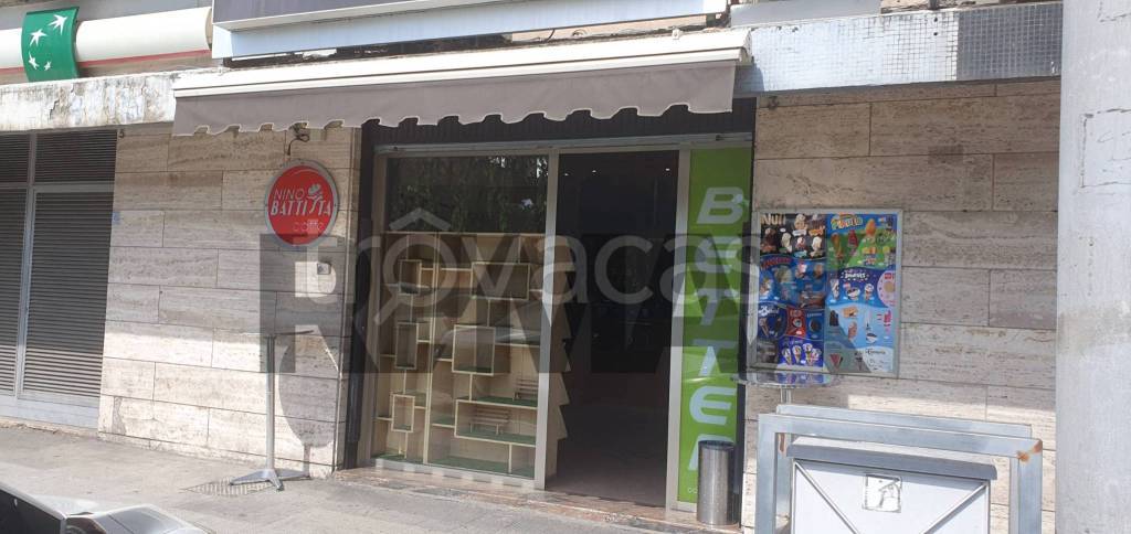 negozio in vendita a Bari in zona Carrassi