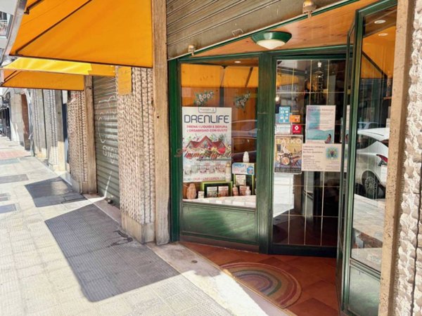 negozio in vendita a Bari in zona Murat