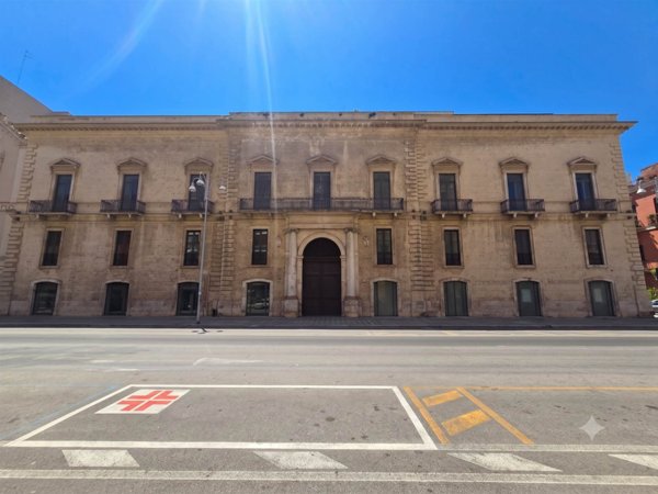 ufficio in vendita a Bari in zona Murat