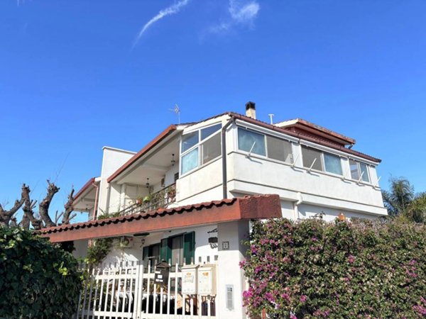 casa indipendente in vendita a Bari in zona Japigia
